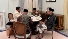 Presiden Prabowo Subianto berbuka puasa bersama sejumlah tokoh dan pimpinan organisasi Islam di Istana Merdeka Jakarta,(setkab)