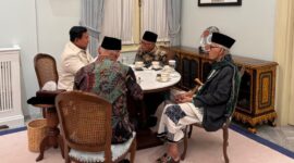 Presiden Prabowo Subianto berbuka puasa bersama sejumlah tokoh dan pimpinan organisasi Islam di Istana Merdeka Jakarta,(setkab)